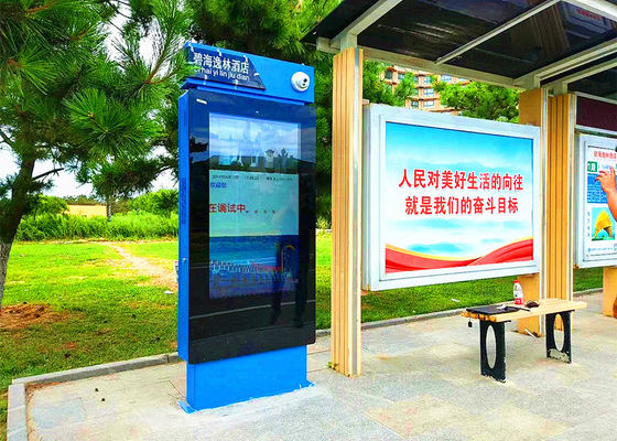 China Pantallas al aire libre funcionales multi de la publicidad de Digitaces para la parada de autobús del cobertizo proveedor