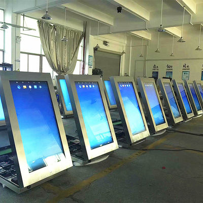 China Tipo al aire libre aduana del panel de TFT LCD de la señalización de 3840*2160 Digitaces aceptada proveedor